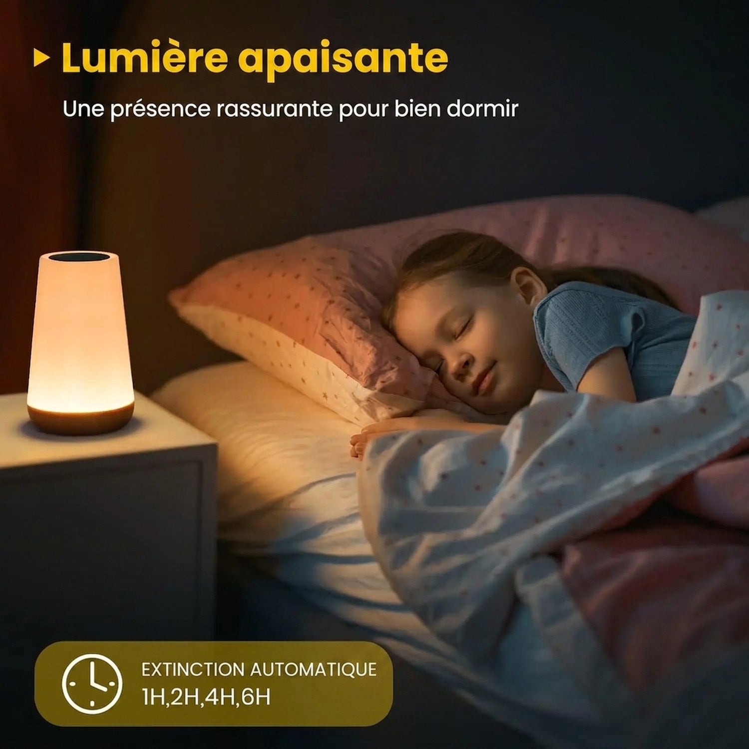 Enfant endormie avec la lampe tactile allumée en veilleuse sur la table de nuit