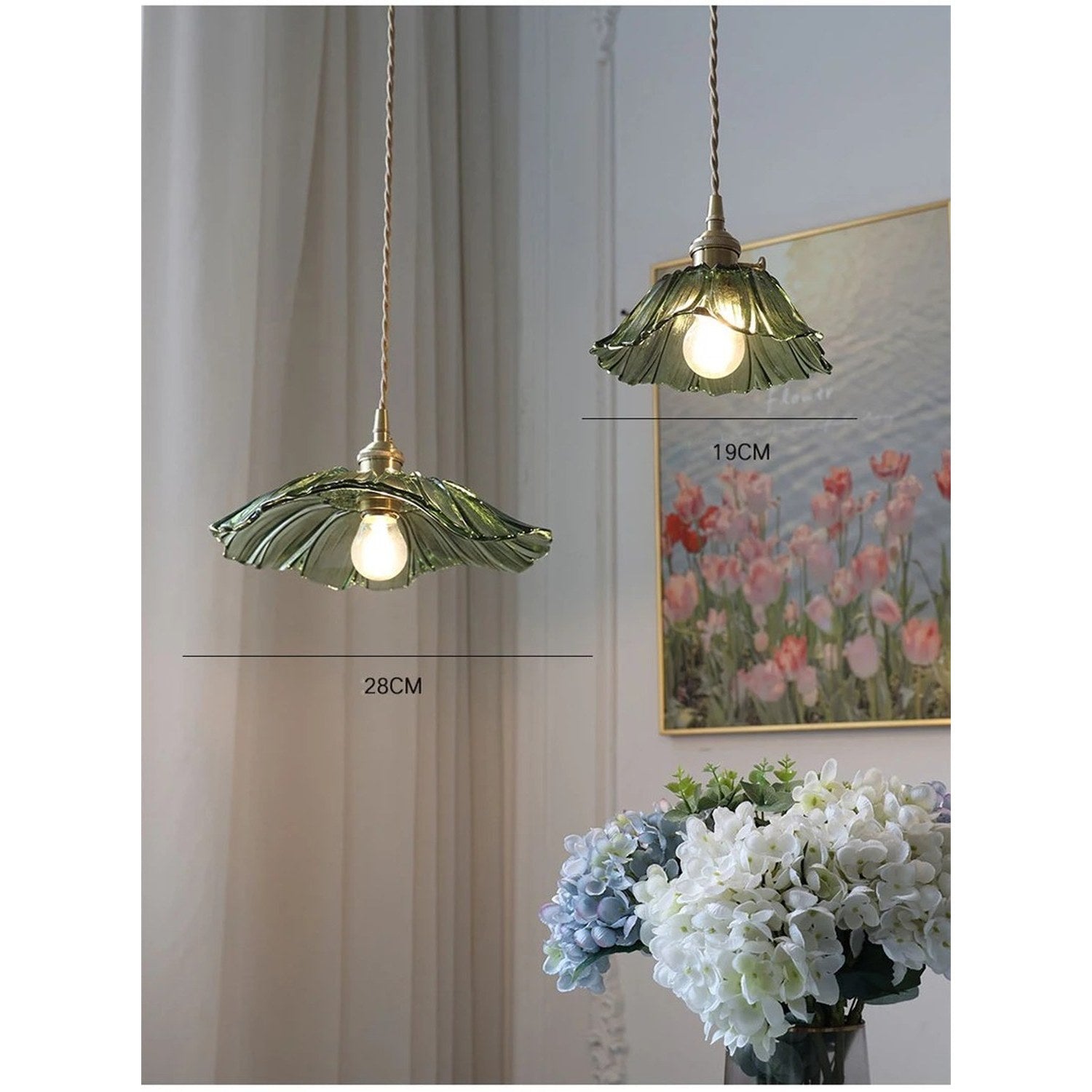 Guide des dimensions: grande fleur 28cm à gauche, petite fleur 19cm à droite
