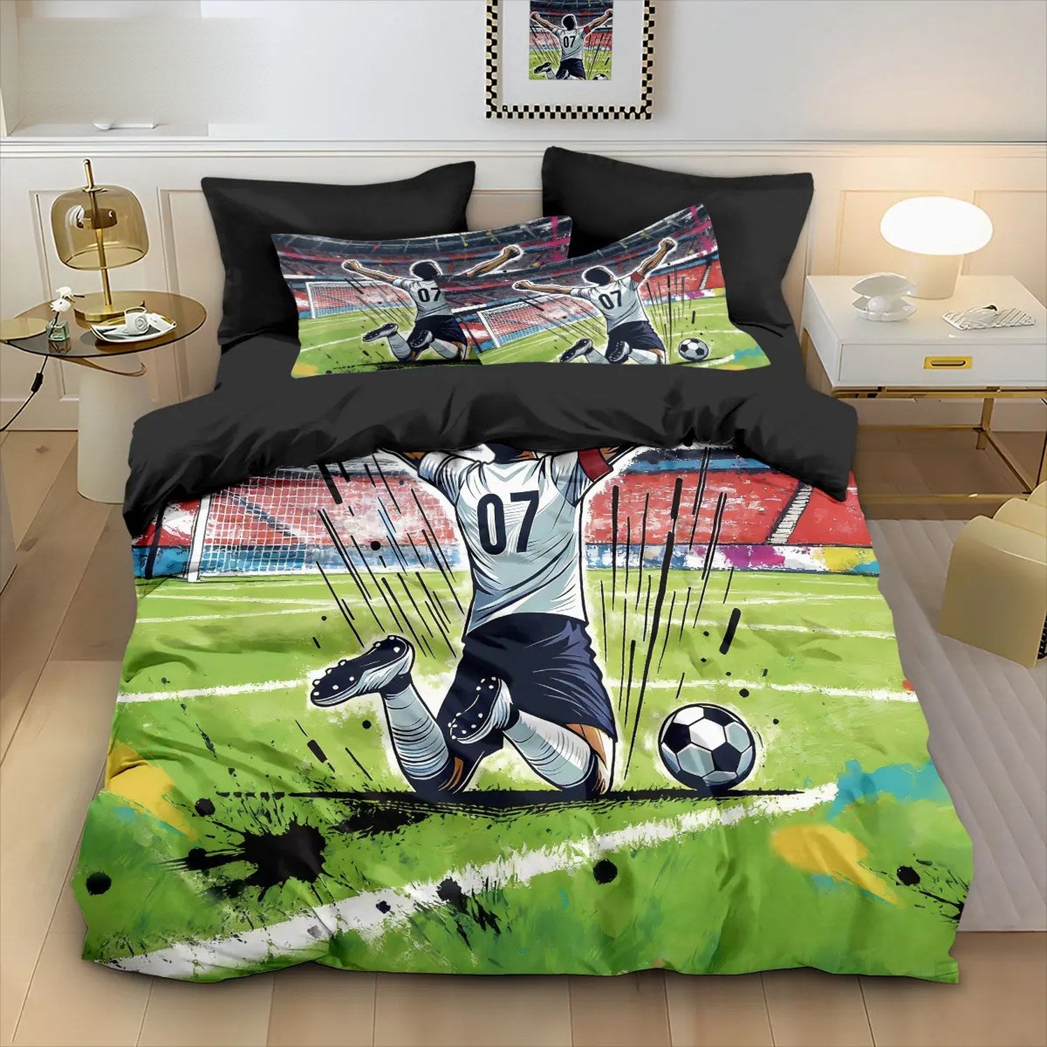 Parure de lit football joueur de stade numéro 07 sur pelouse verte dans une chambre moderne