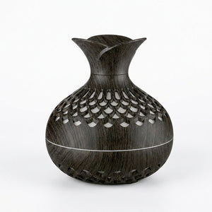 Diffuseur vase bois ajouré grain de bois foncé - fond blanc