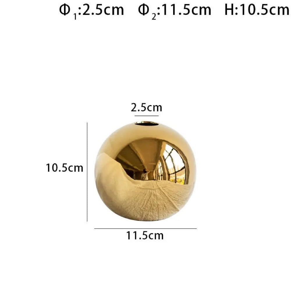 Dimensions du vase boule doré taille M : 10,5 cm de hauteur et 11,5 cm de diamètre