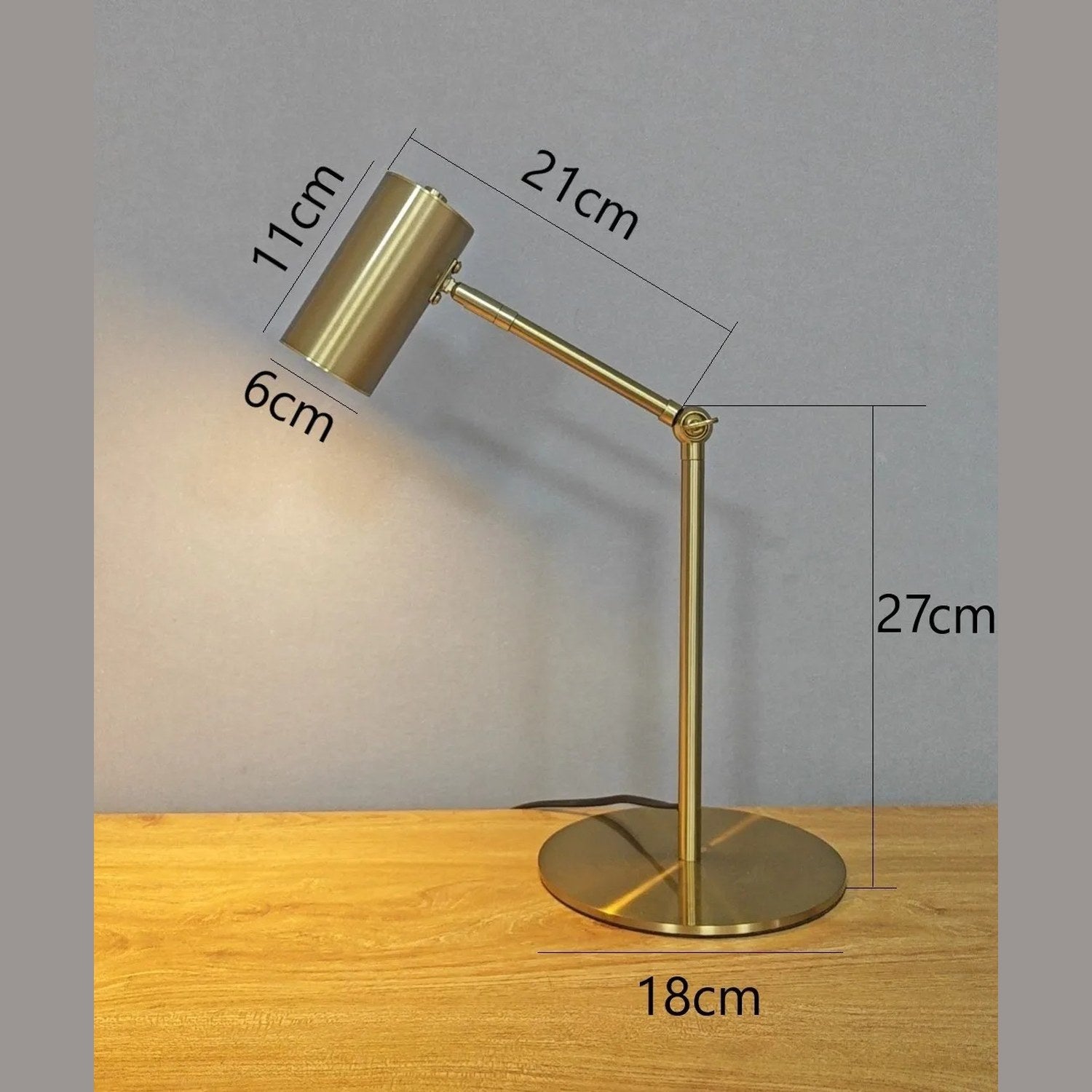 Dimensions de la lampe modèle bras articulé hauteur 27 cm base 18 cm en cm