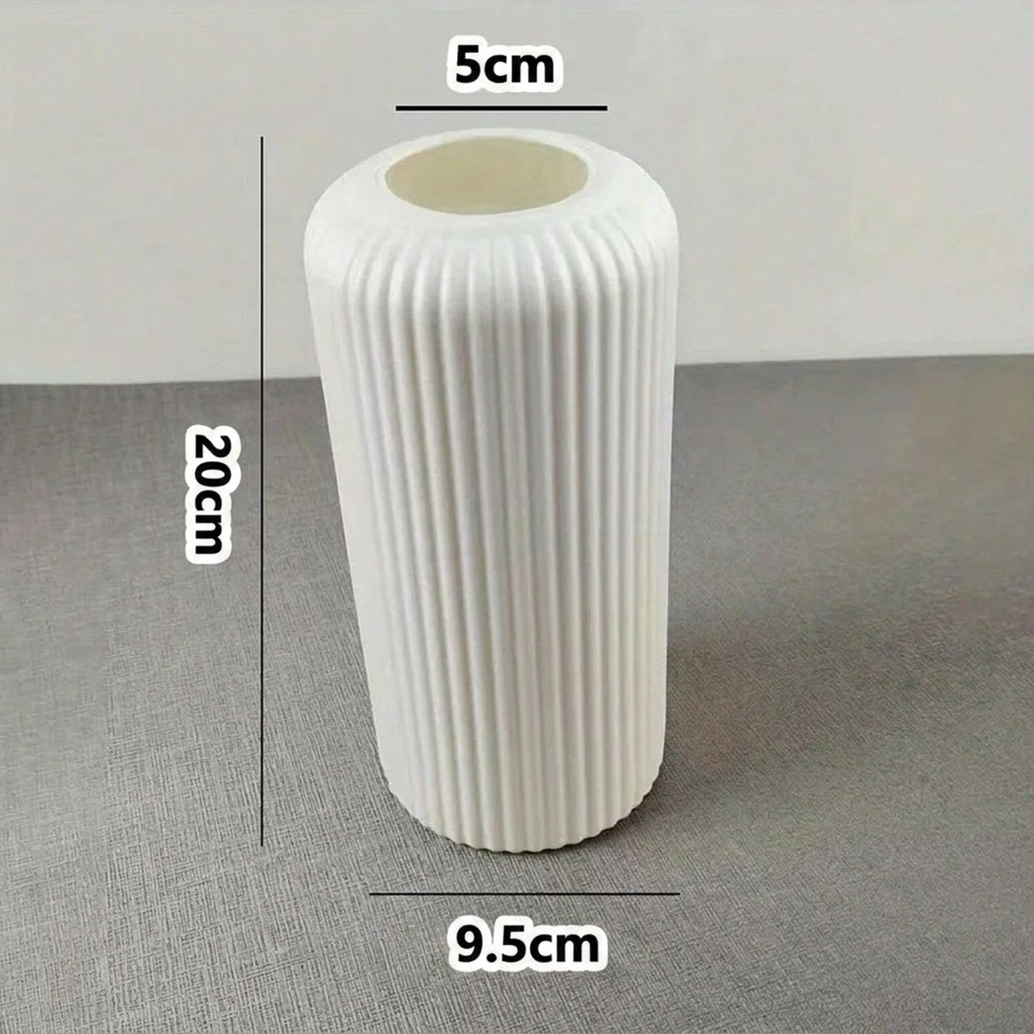 Dimensions du vase à rainures hauteur 20cm diamètre 9,5cm ouverture 5cm