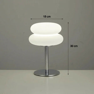 Dimensions de la lampe de chevet 18 cm de largeur et 30 cm de hauteur
