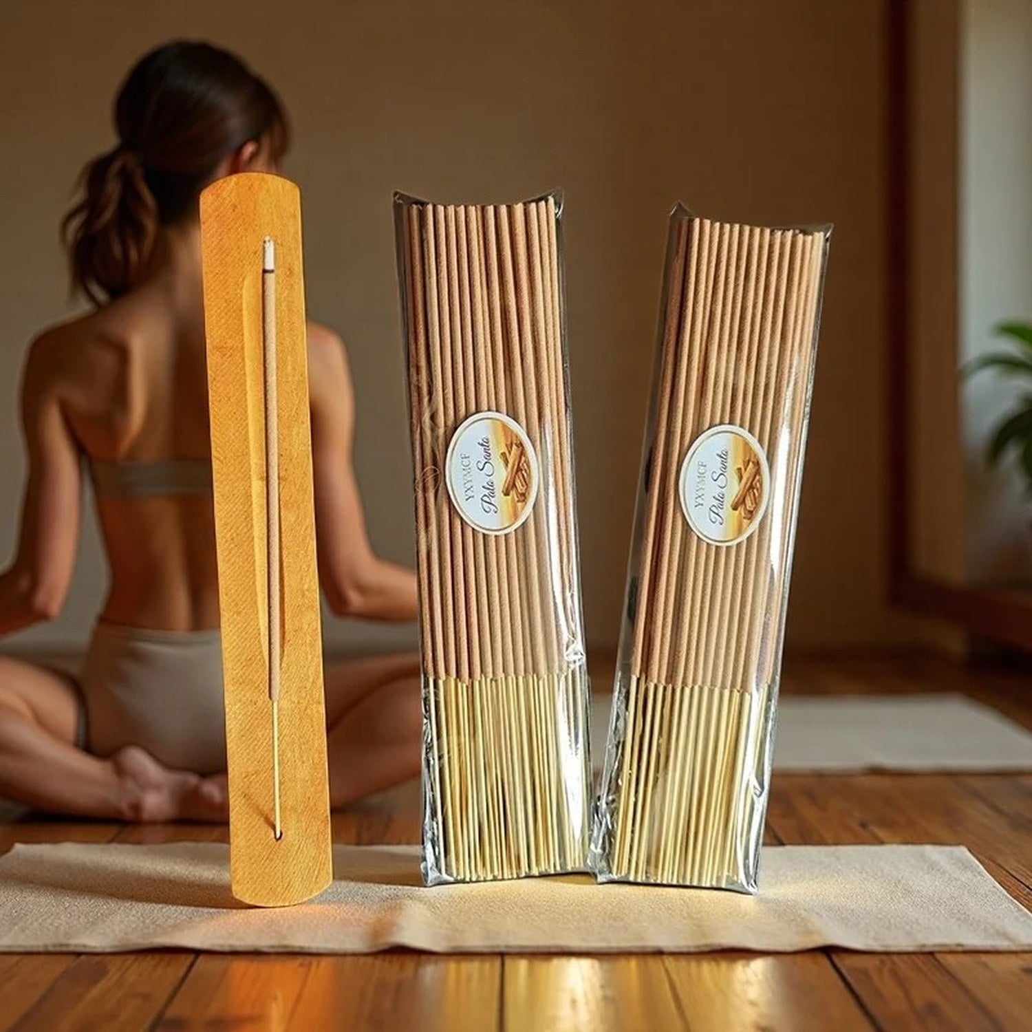 Bâtons d'encens Palo Santo avec emballage et femme en méditation
