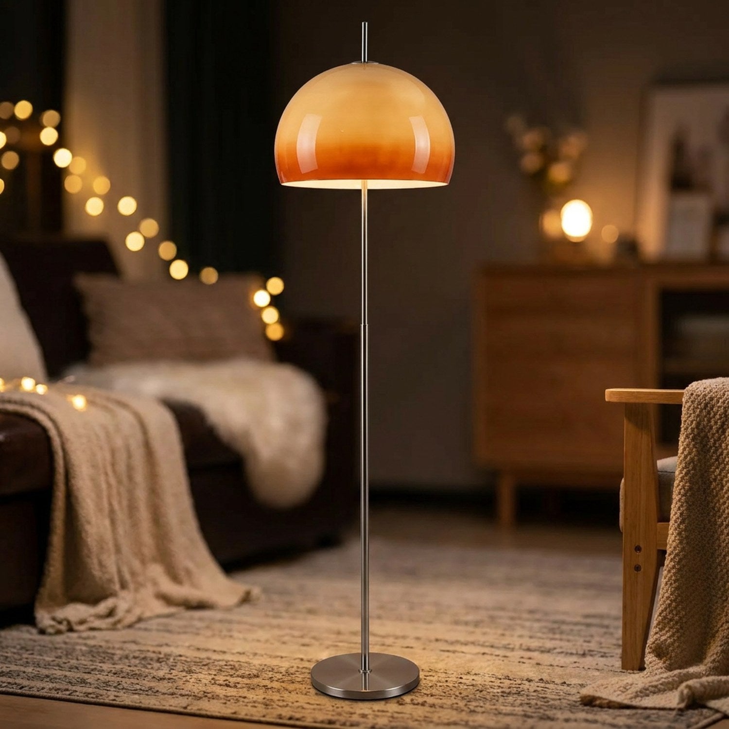 Lampadaire champignon orange allumé dans un salon chaleureux aux lumières douces