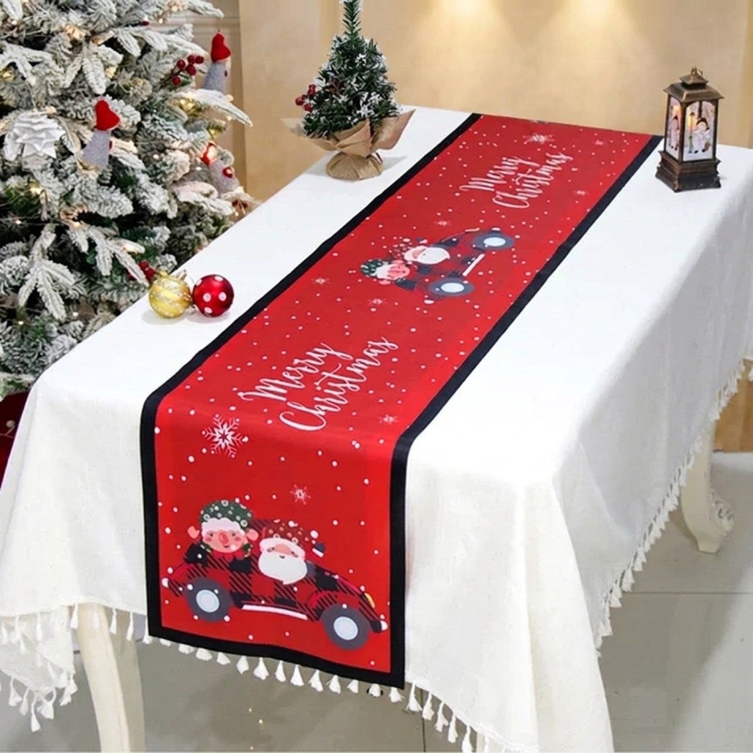 Chemin de table de Noël motif Père Noël en voiture
