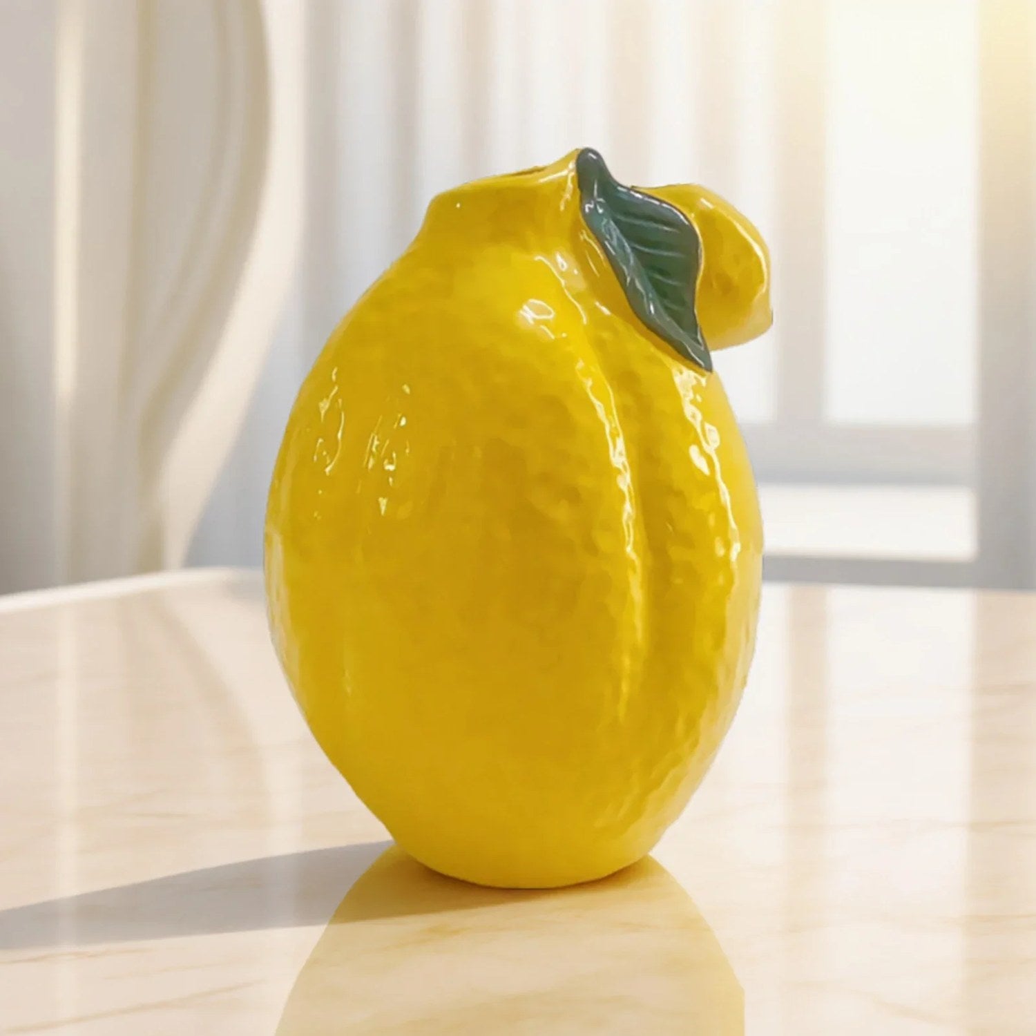 Vase citron céramique jaune face avant fond blanc