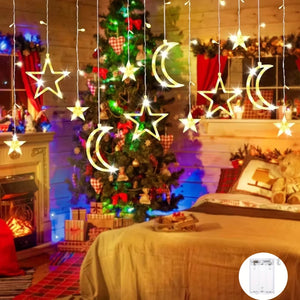 Guirlande lumineuse LED étoile et lune blanc chaud installée dans un salon pour Noël