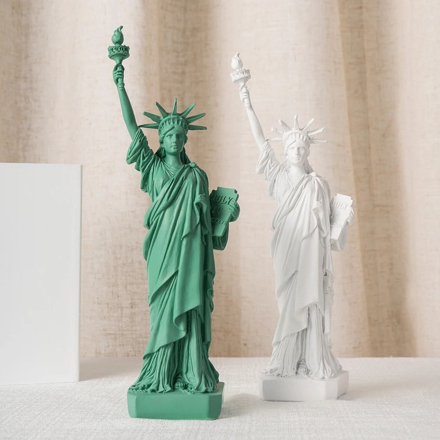 Statuette Statue de la Liberté résine 30 cm - vue 3