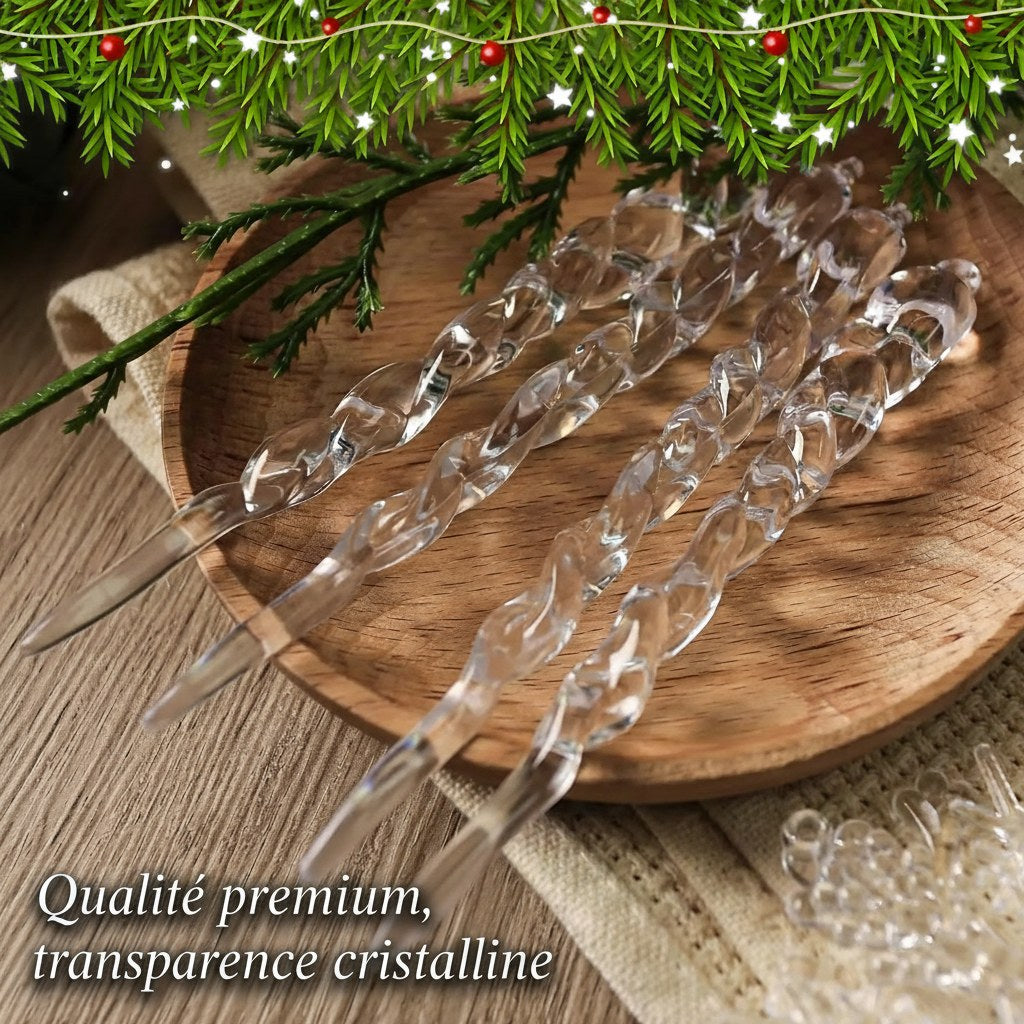 Glaçons transparents posés sur un plateau en bois avec branches de sapin
