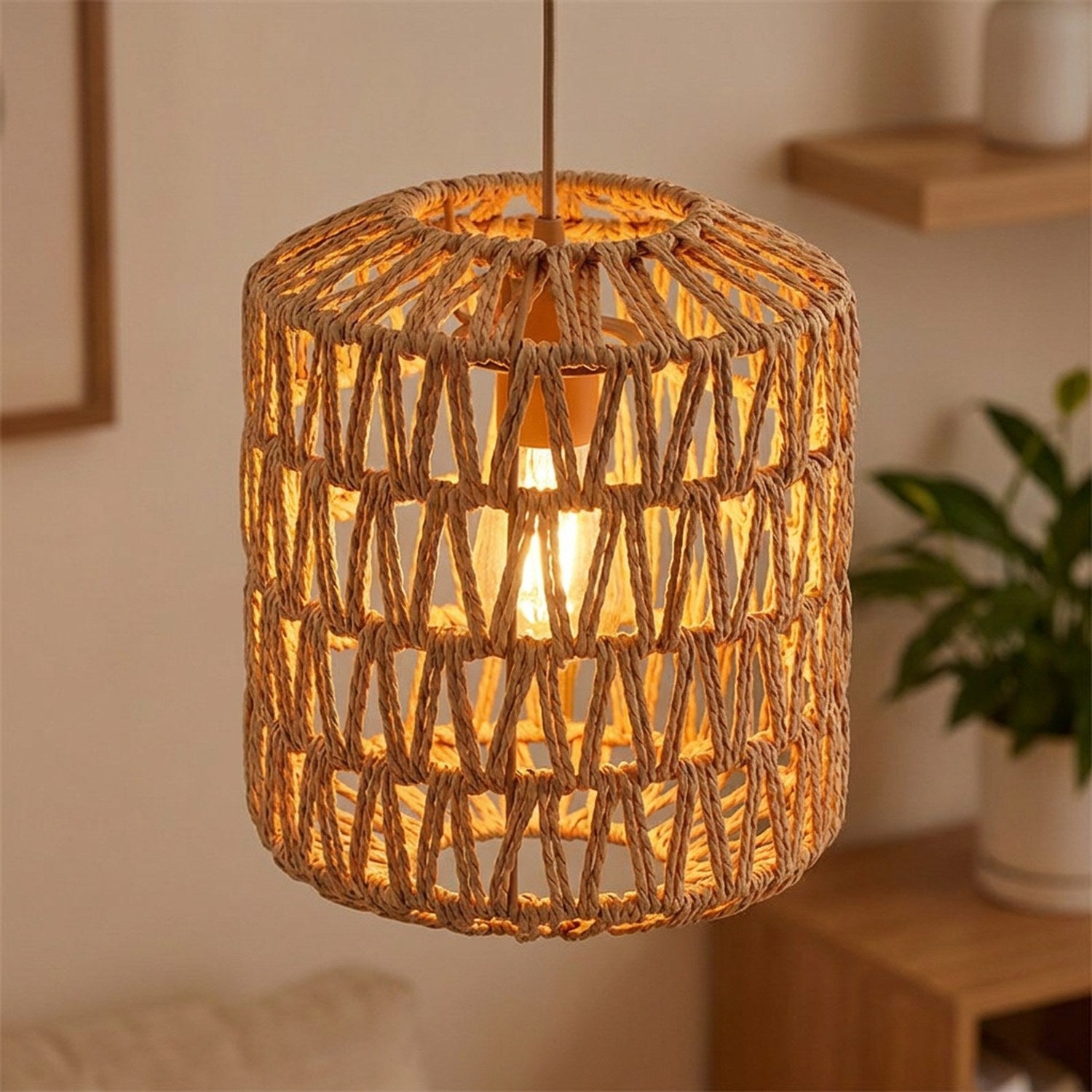 Abat-jour suspension modèle grand tambour en fibre tressée beige aspect rotin