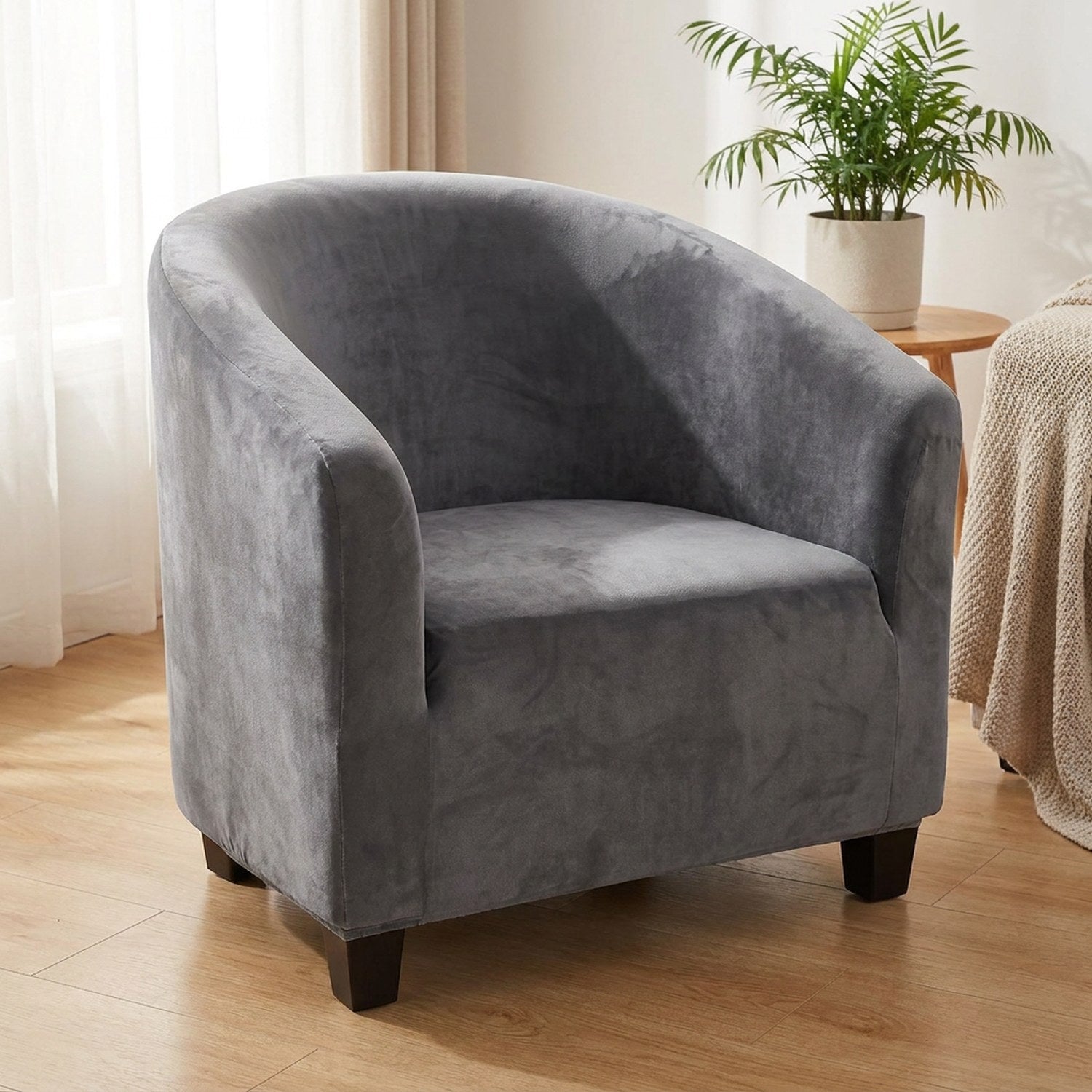 Housse de fauteuil club en velours Gris installée sur un cabriolet