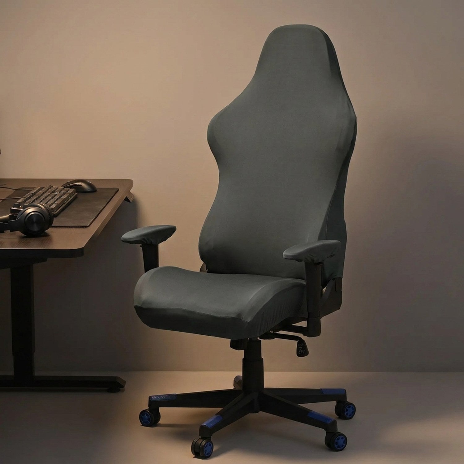 Housse de chaise gaming gris foncé en soie de lait extensible