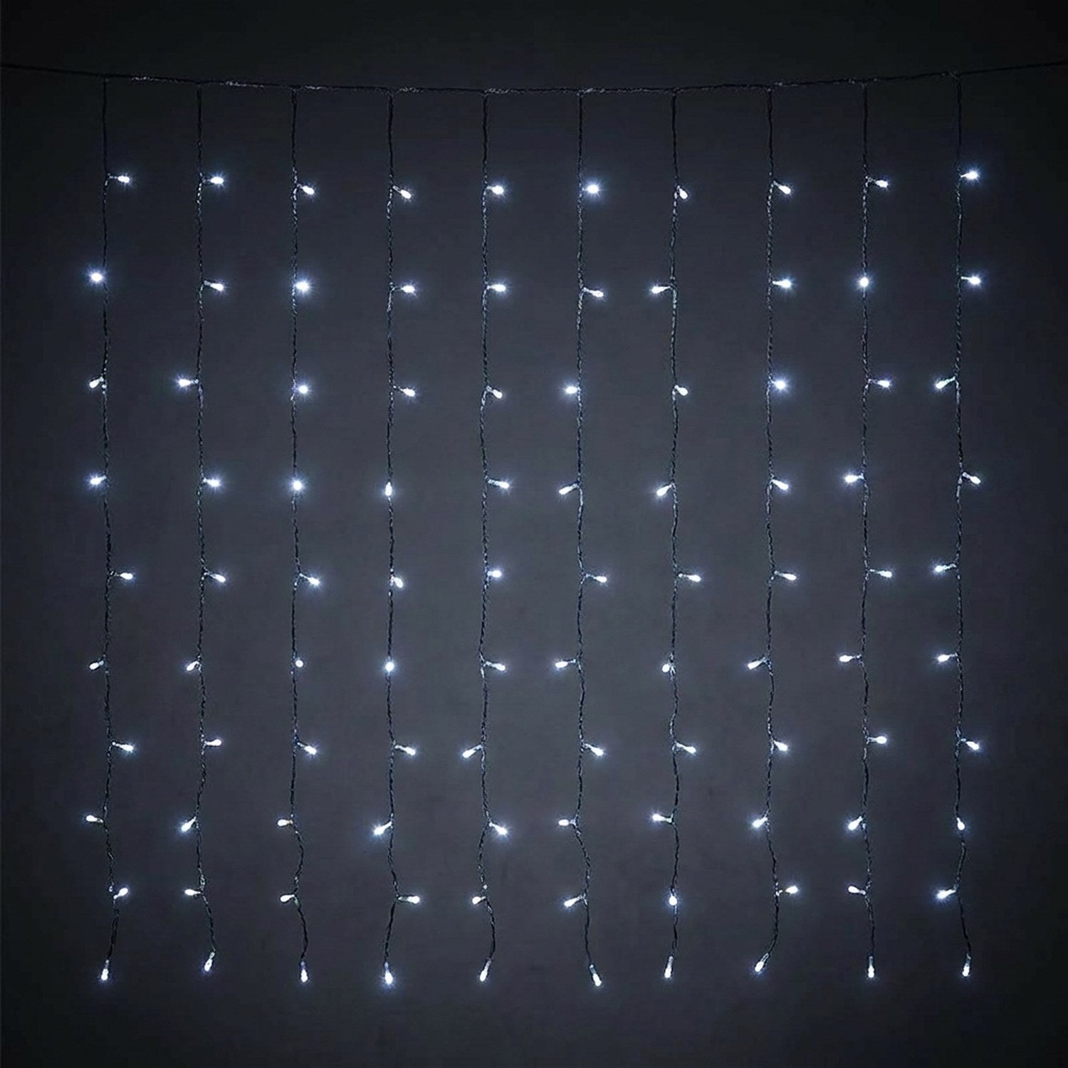Guirlande lumineuse LED lumière blanc froid en rideau vue de près