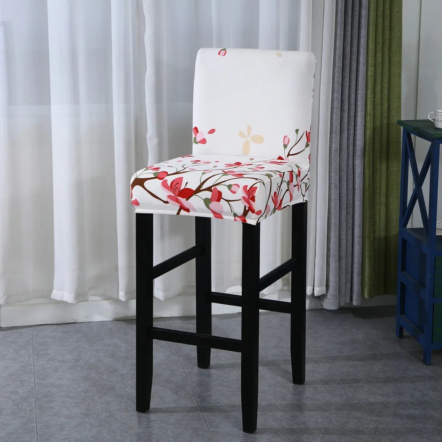 Housse de chaise de bar motif fleurs de cerisier vue du tissu extensible