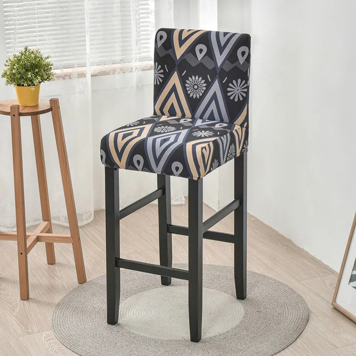 Housse de chaise de bar motif losanges bleu marine vue du tissu extensible