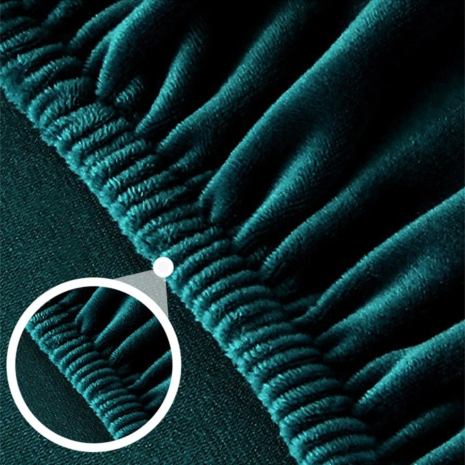 Détail du velours extensible de la housse de chaise