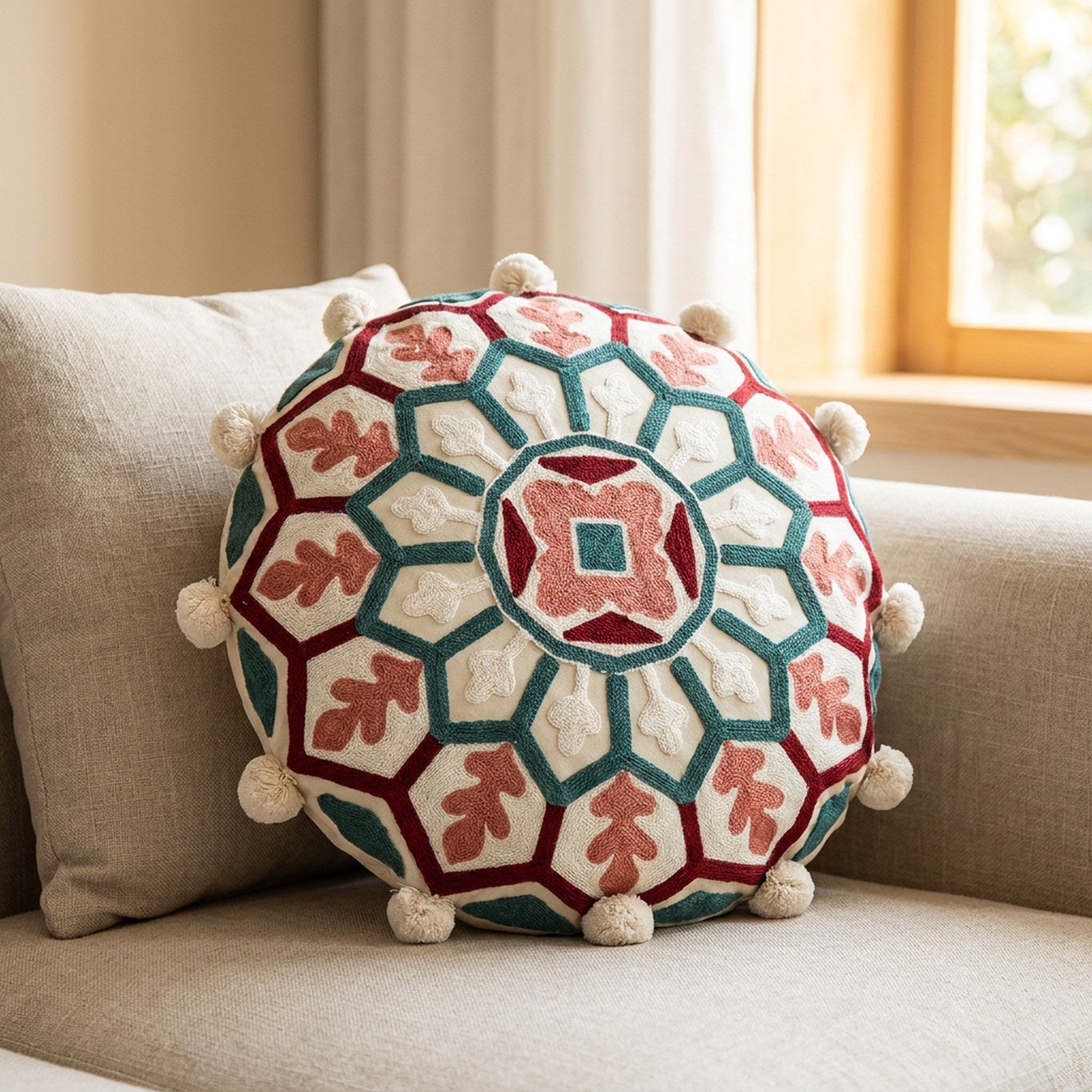 Housse de coussin ronde brodée mandala modèle Mosaïque Corail turquoise et corail