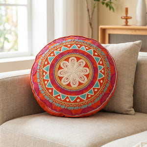 Housse de coussin ronde brodée mandala modèle Soleil Corail orange vif et rose
