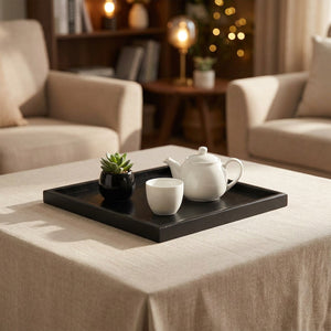 Plateau de service carré 30×30 cm bois massif noir sur table basse
