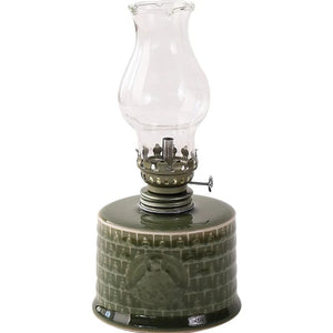 Lampe à pétrole en céramique céladon éteinte sur fond clair