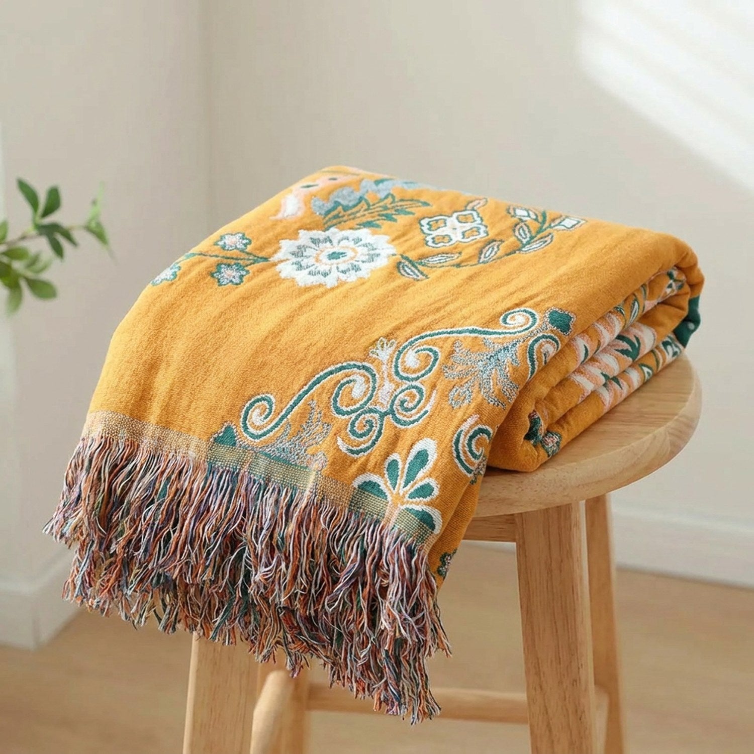 Plaid bohème couleur jaune moutarde motifs floraux