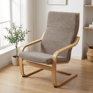 Housse de fauteuil kaki à motif jacquard sur un fauteuil à accoudoirs en bois