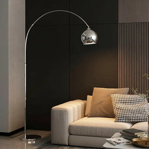 Lampadaire arc argenté vue différente salon