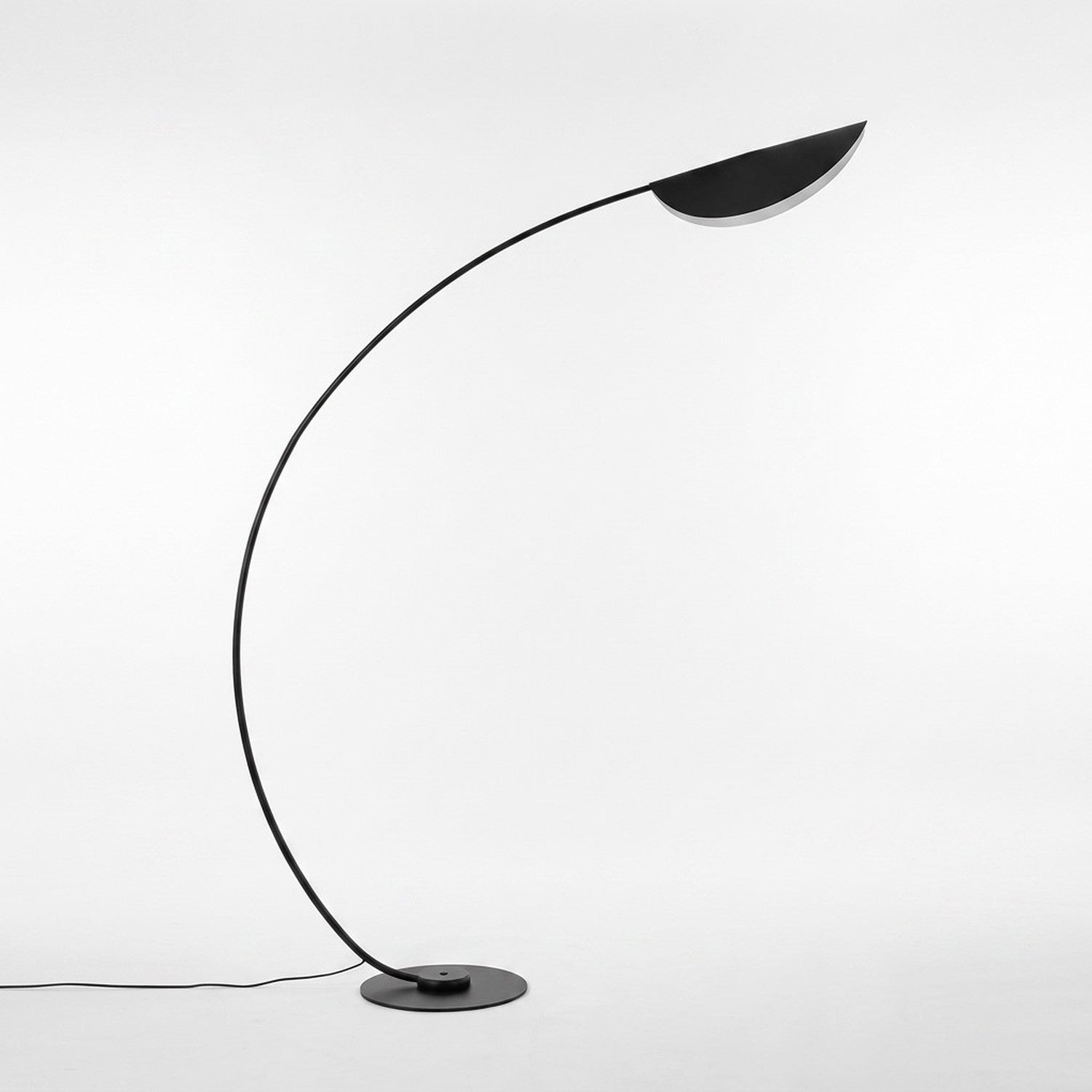 Lampadaire Arc LED Nordique modèle Supérieur – abat-jour croissant 50×13cm