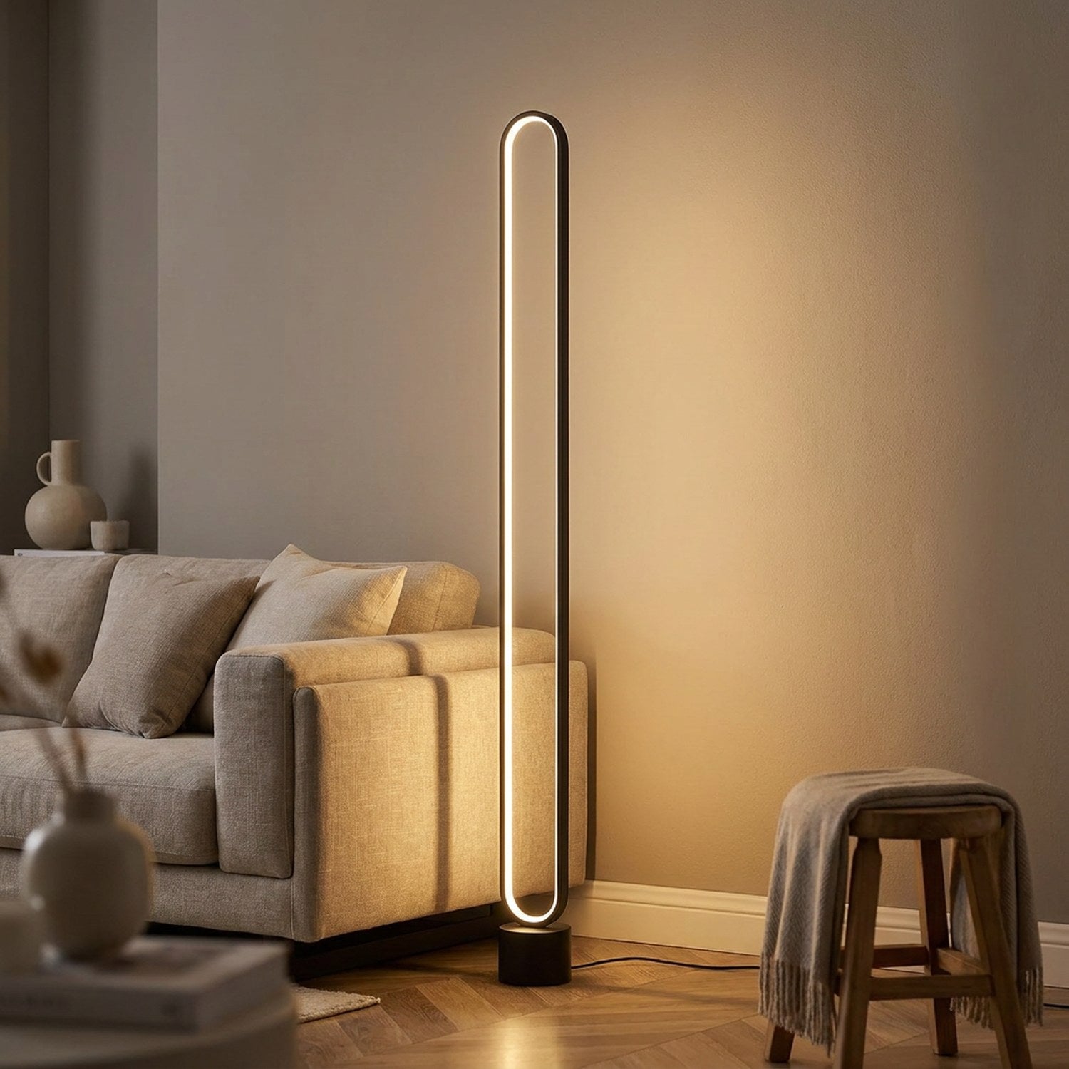 Lampadaire LED design boucle minimaliste salon moderne