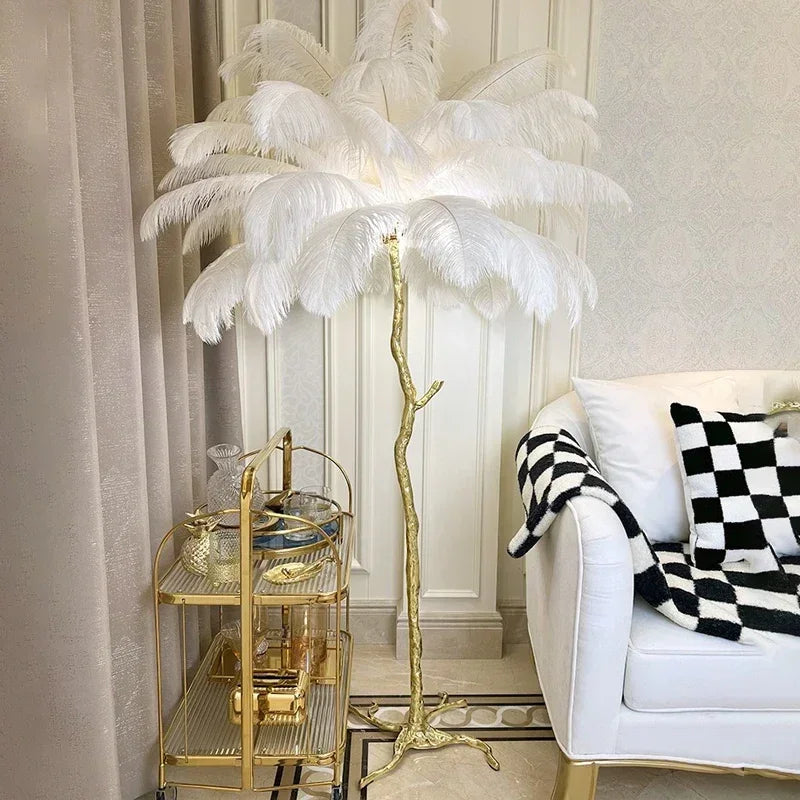Lampadaire plumes d'autruche blanc 200cm allumé intérieur luxe