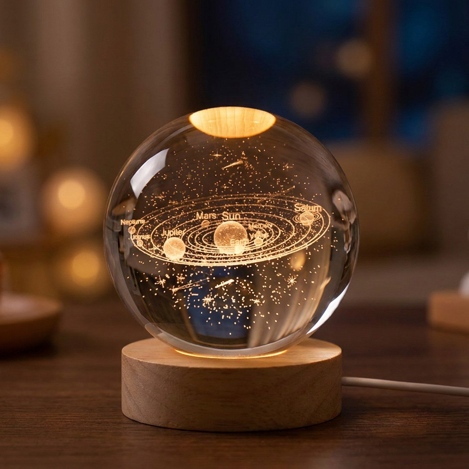 Lampe boule de cristal gravée système solaire avec planètes et orbites lumière chaude