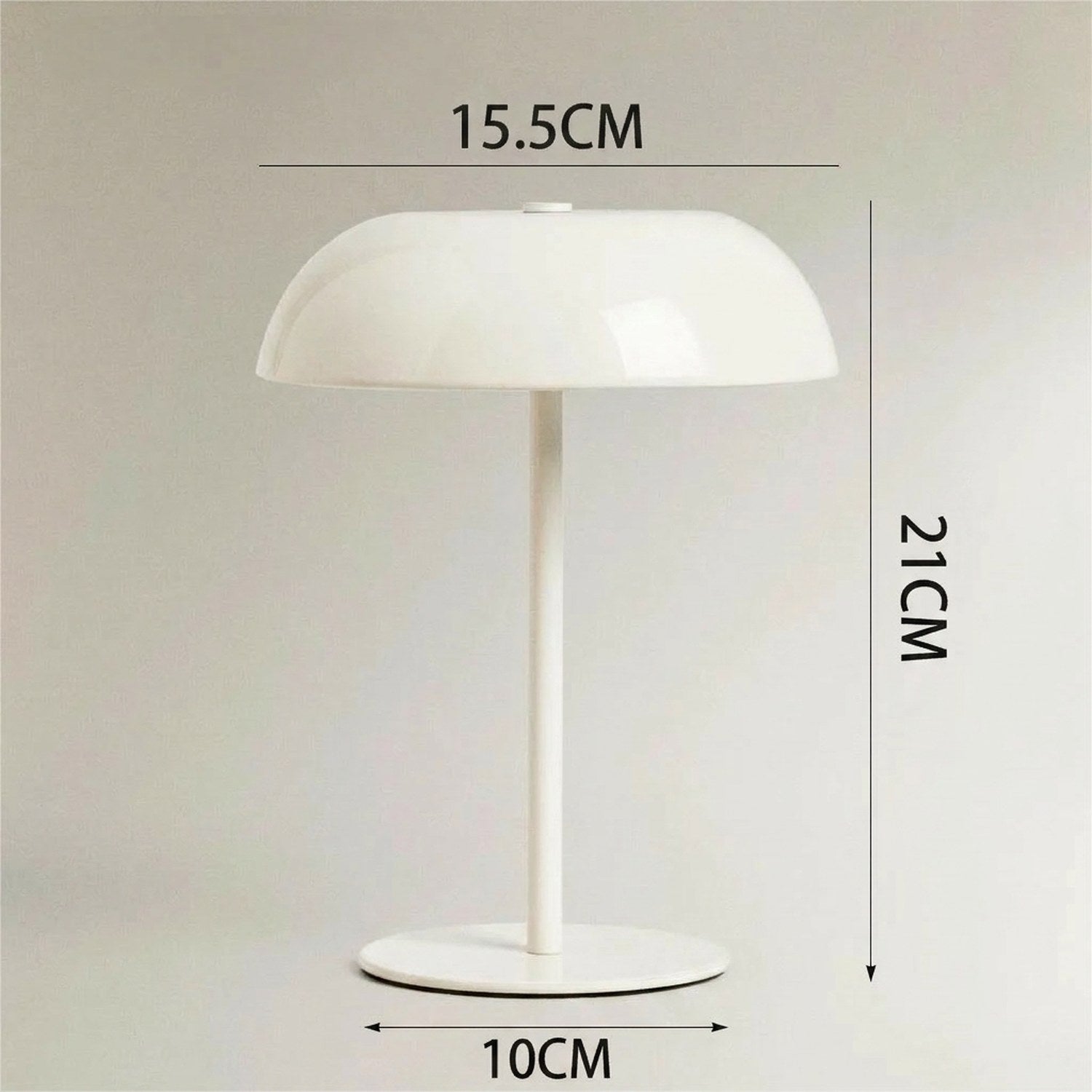 Dimensions de la lampe de chevet champignon dorée, 15,5 cm de large et 21 cm de haut