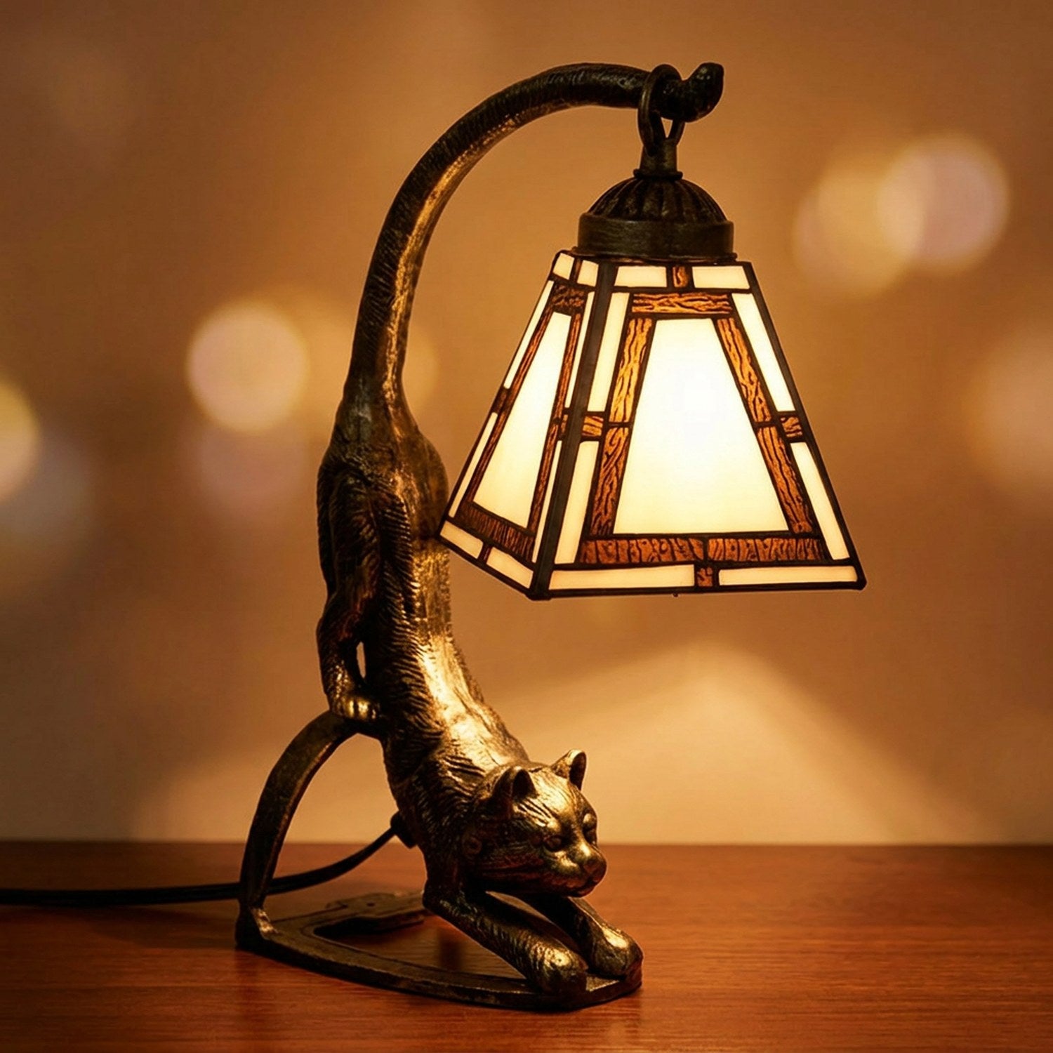 Lampe chat Tiffany variante Blanc abat-jour vitrail blanc épuré