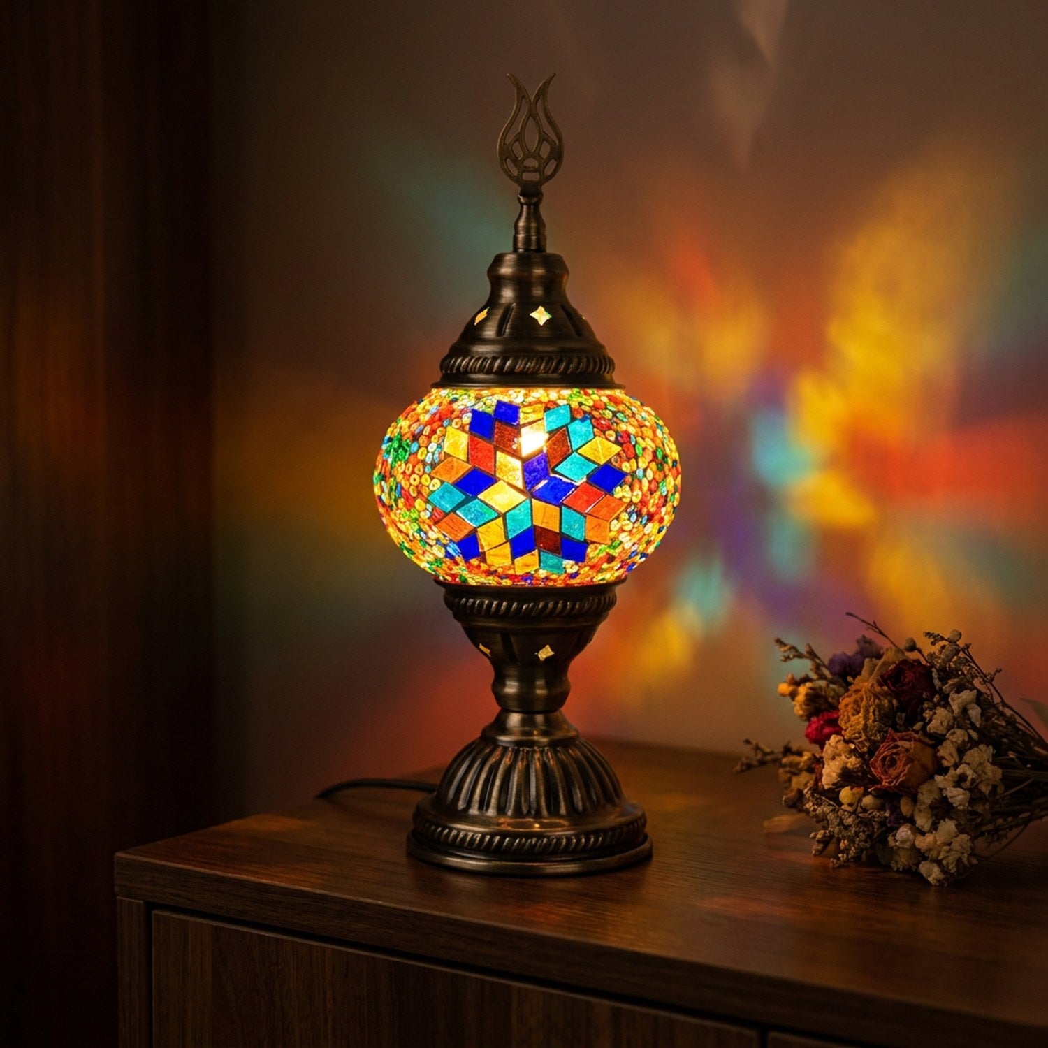 Lampe de table mosaïque coloris multicolore allumée