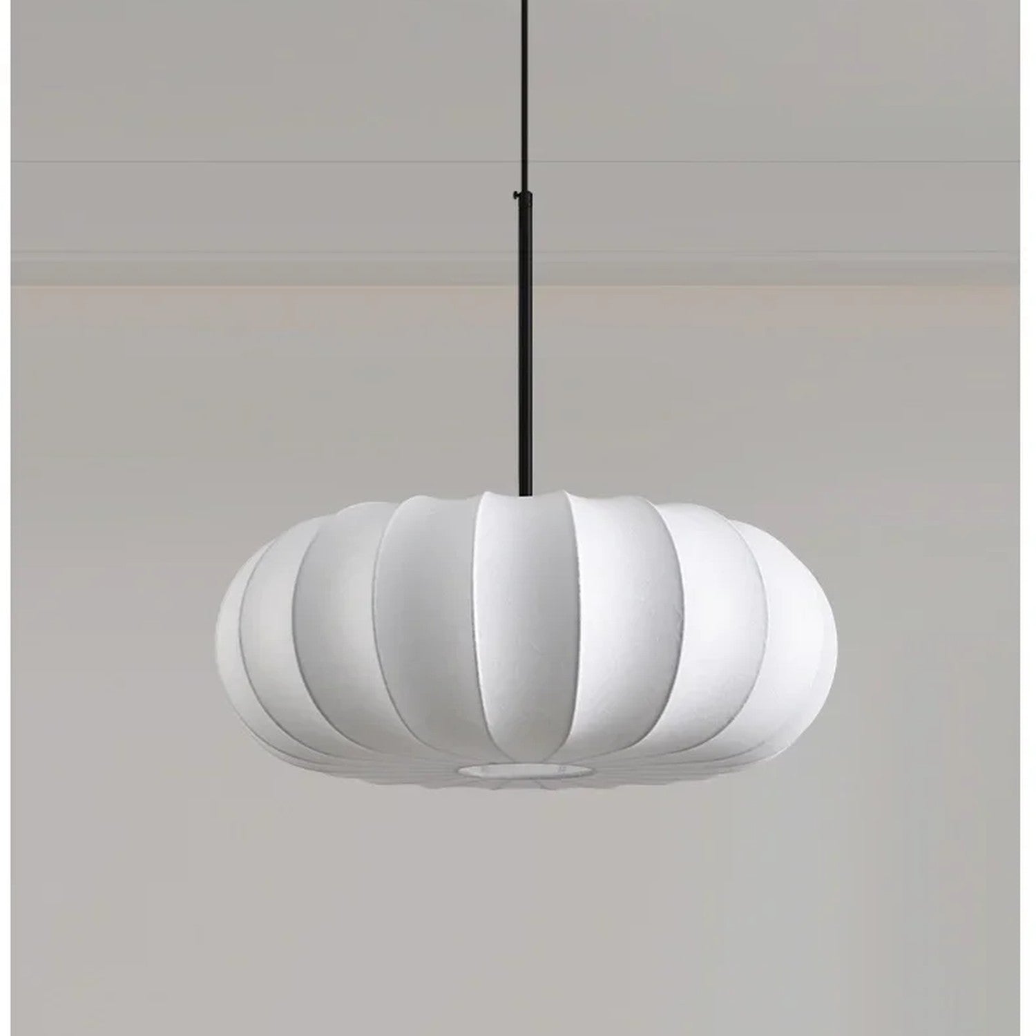 Lampe suspension japonaise soie vue de studio