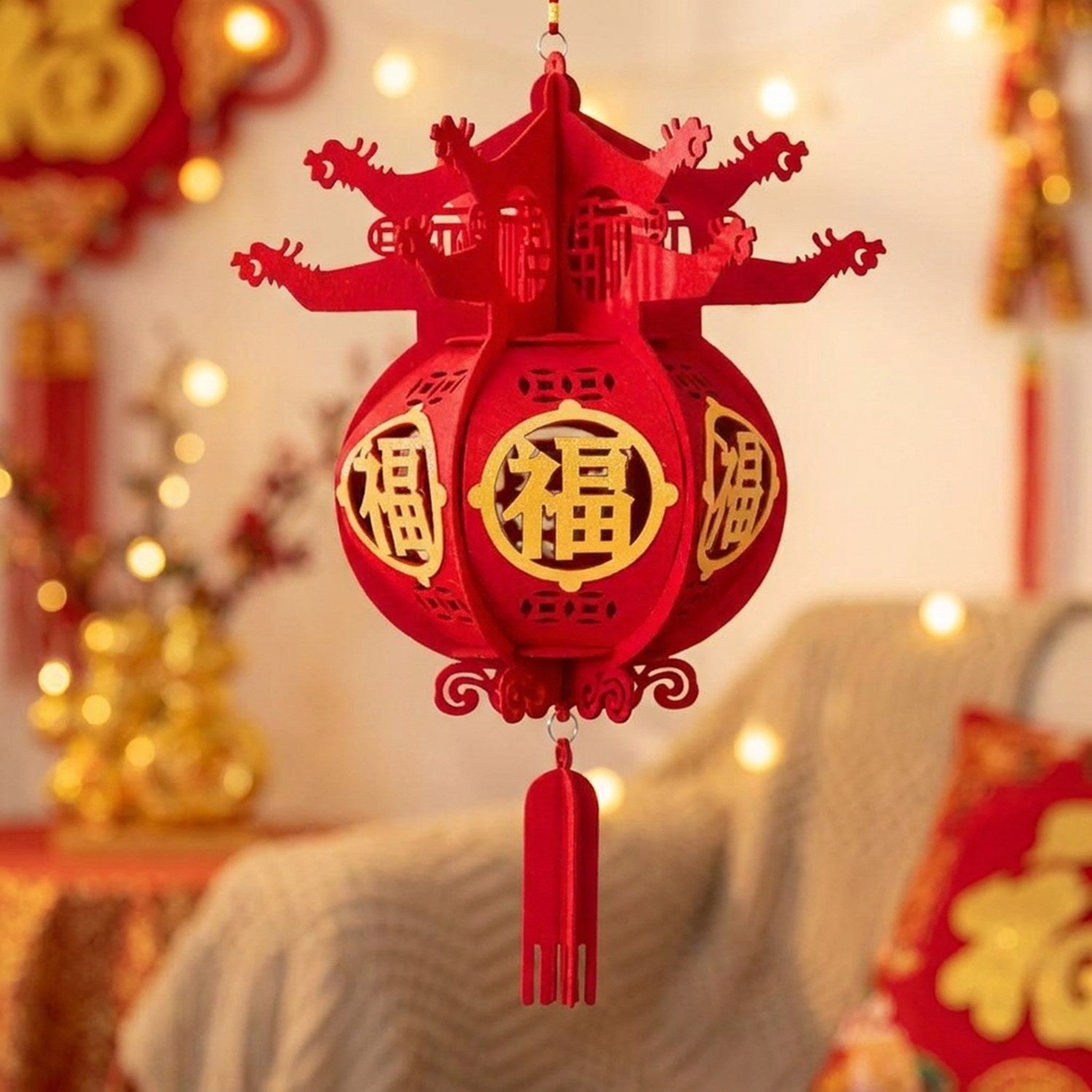 Lanterne chinoise rouge traditionnelle suspendue avec caractère porte-bonheur doré et pompon