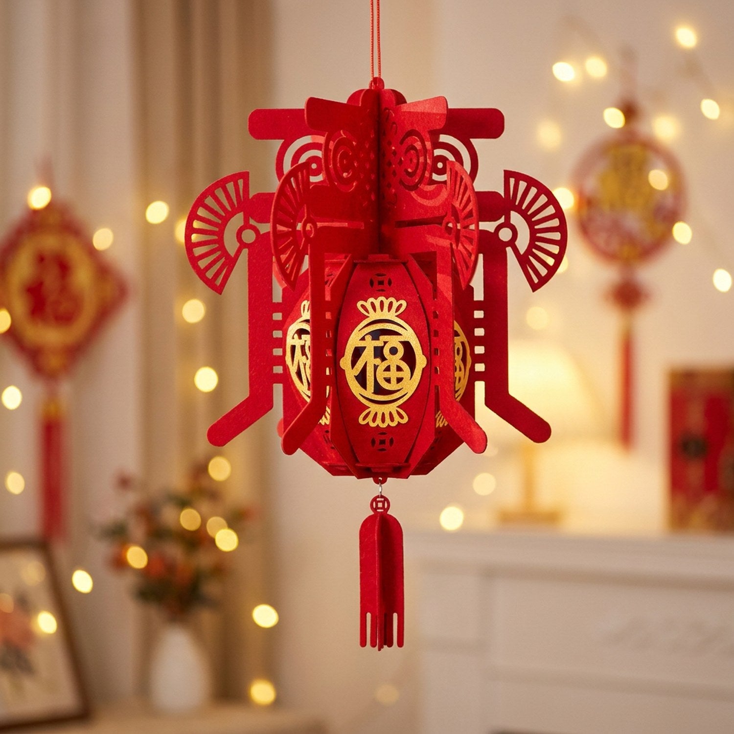 Modèle Éventail lanterne chinoise rouge avec motifs en éventails et caractère doré
