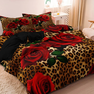 Parure de lit léopard et roses rouges sur un lit dans une chambre lumineuse