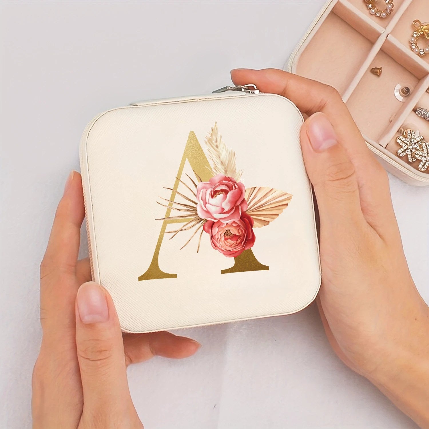 Boîte à bijoux de voyage initiale A dorée et fleurs bohème