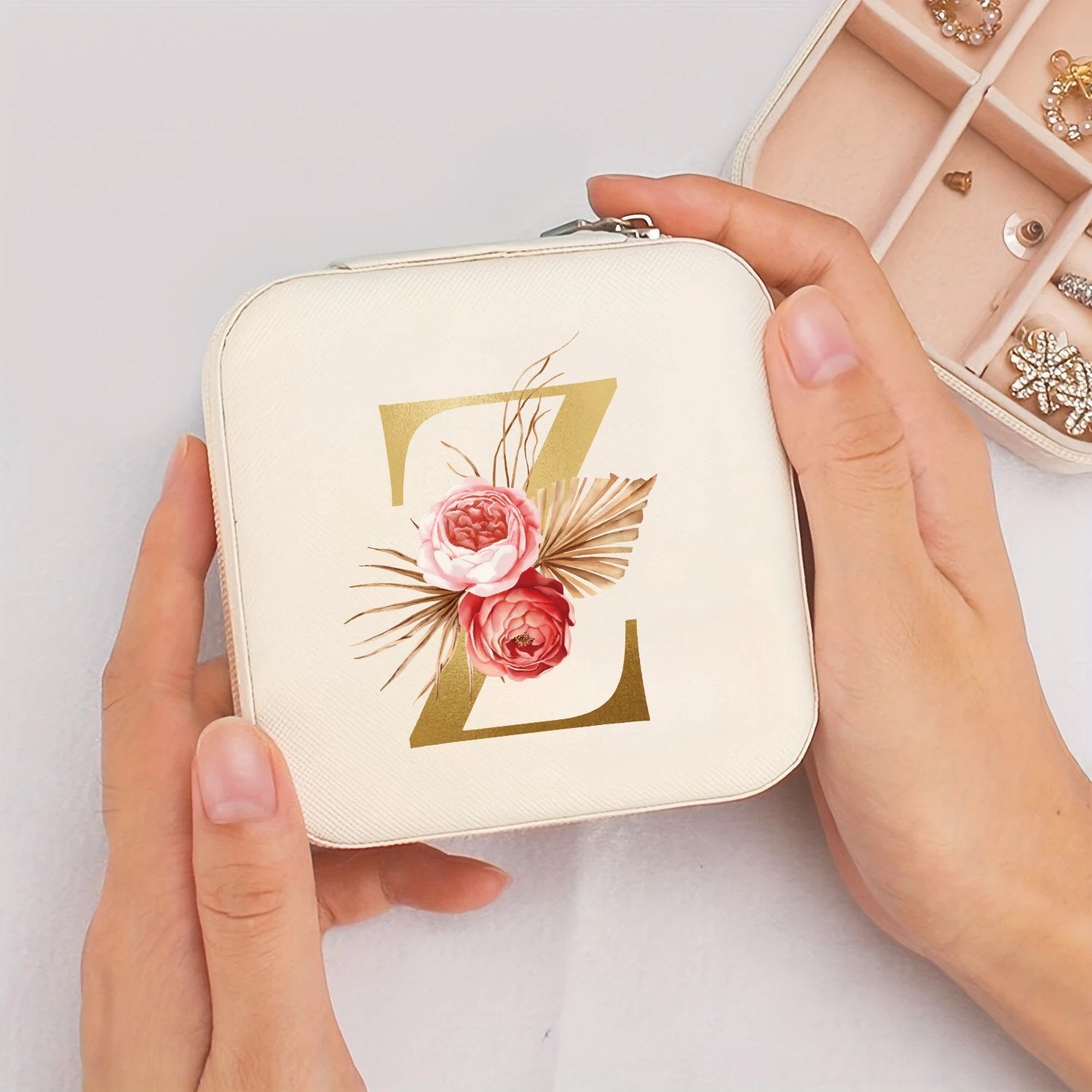 Boîte à bijoux de voyage initiale Z dorée et fleurs bohème