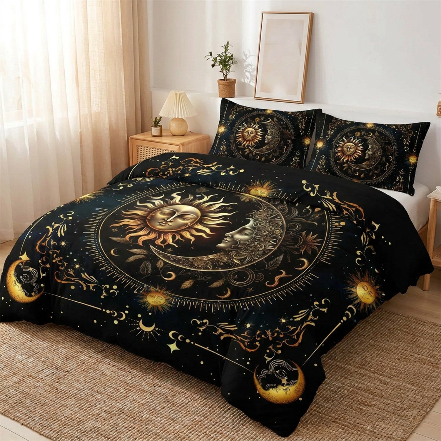 Parure de lit céleste sur un lit vue de côté dans une chambre douce et lumineuse