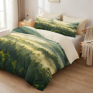 Parure de lit forêt brumeuse dans une chambre calme avec chaise en bois et plaid