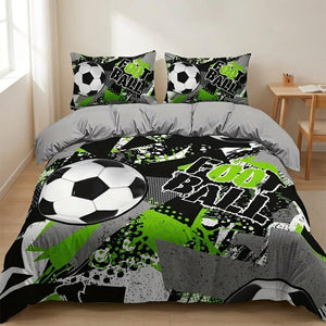 Housse de couette de football dans une chambre lumineuse avec bureau en bois