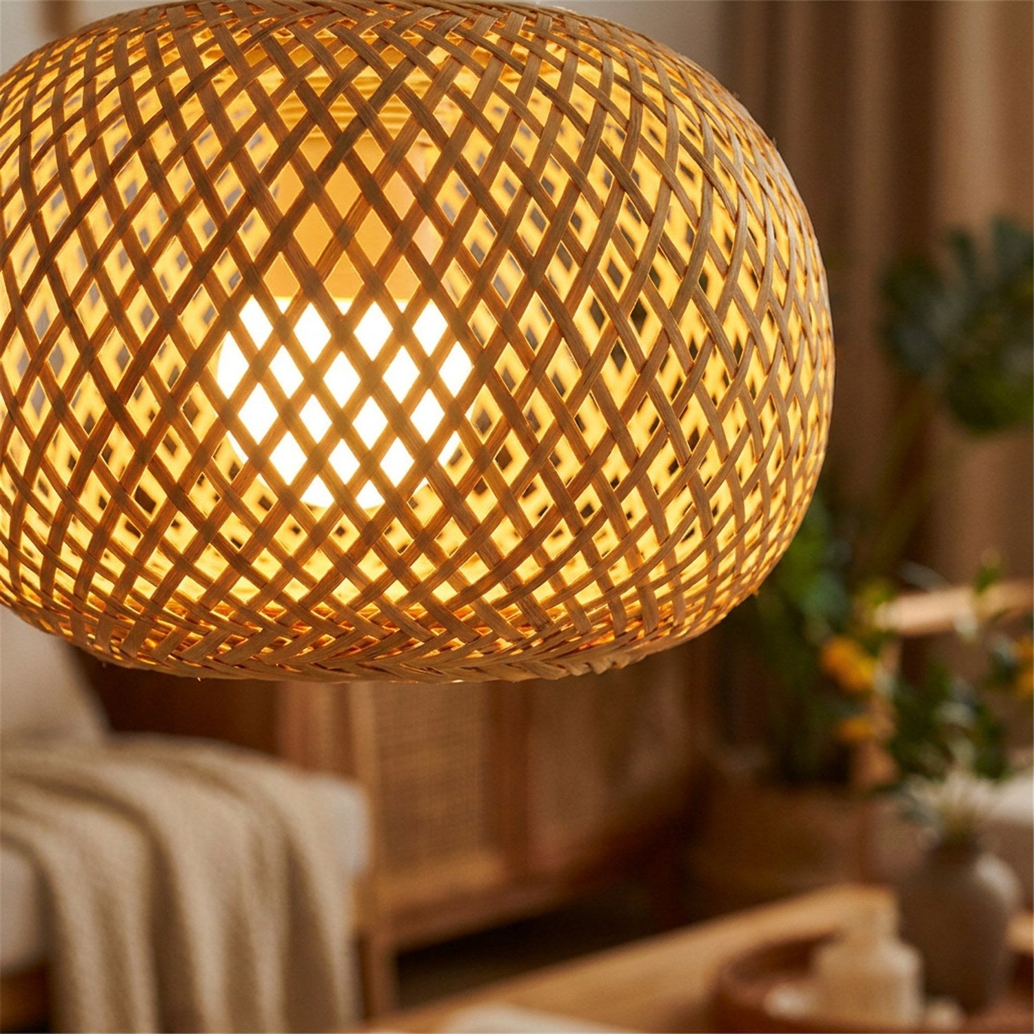 Détail tressage bambou naturel lumineux suspension boule