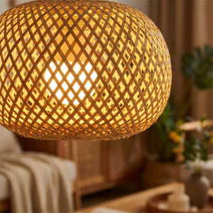 Détail tressage bambou naturel lumineux suspension boule