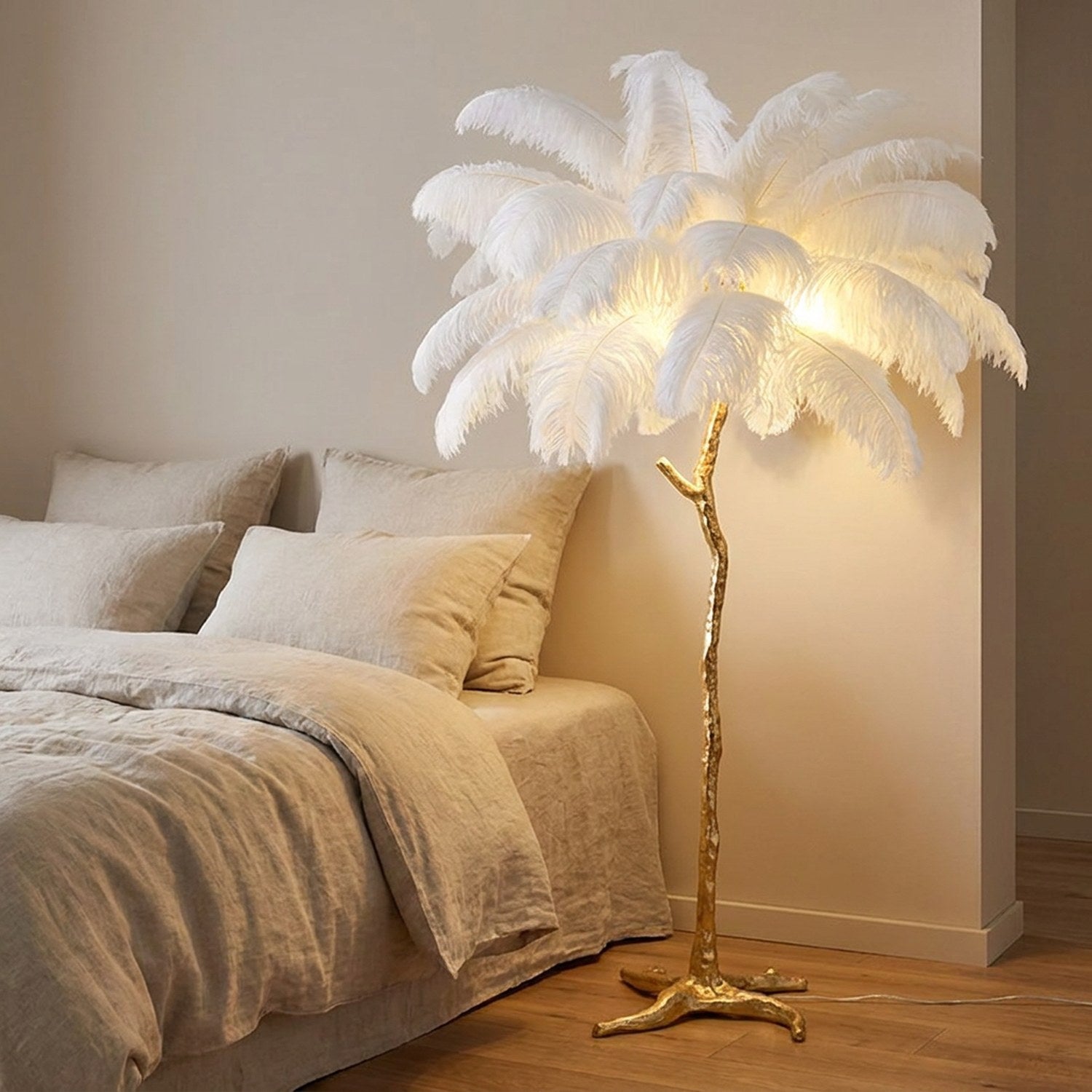 Lampadaire plumes d'autruche - détail abat-jour plumes