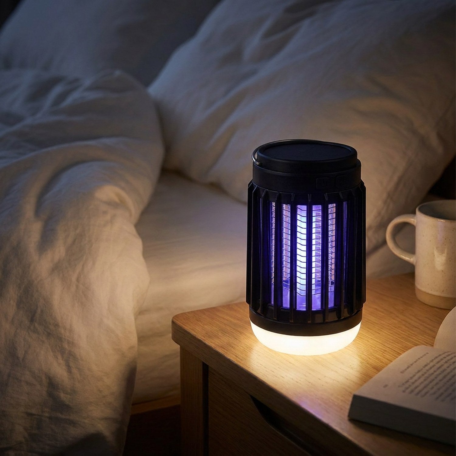 Lampe anti-moustiques UV noire sur table de chevet chambre à coucher lumière bleue protection nocturne