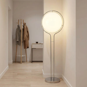 Lampadaire à boule sur socle allumé – ambiance intérieure 3